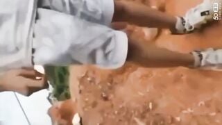 Gái teen dâm gần các em trai mới lớn làm tính bóp vừa