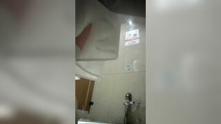 Đặt cam trong nhà vệ xinh nhà hàng xem khách đái lồn múp dụp dâm