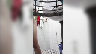 Bé rau non hay đi tắm quay clip show hàng đái xòe xòe móc lồn cho a xem #2