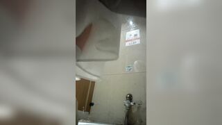 Cậu Sinh viên, Quay lén GV Thực tập lồn rậm lông đi đái