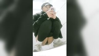 Quay lén Sinh viên Legging lườm bói, Đi đái lồn rậm lông loli nứng vcl ra