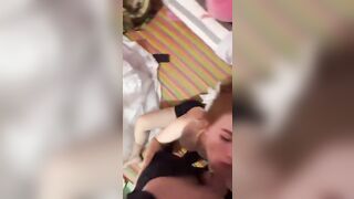 Chú rể tranh thủ địt cô dâu teong lúc thay đồ cưới trước khi ra làm lễ