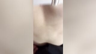 Chú rể tranh thủ địt cô dâu teong lúc thay đồ cưới trước khi ra làm lễ