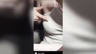 E gái có cặp vú zệ