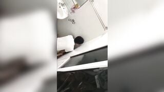 “Sao chim mày vẫn cứng thế, xuất nhanh đi sắp vào lớp rồi” #3