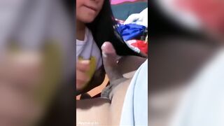 phát hiện em họ đang thủ dâm, thanh niên nhẩy vào bú lồn luân