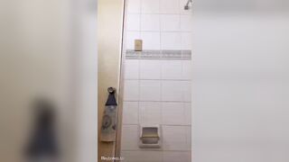 dẫn em gái thằng bạn vô wc xuất trong