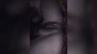Nửa đêm nứng lấy sextoy ra thủ dâm lồn rỉ đầy nước 2