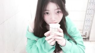 Gái xinh thích làm slave 2
