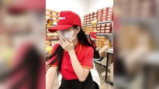 Siêu Thị WinMart bé nhân viên lồn nhiều nước vừa làm vừa bán quạt - phần 76