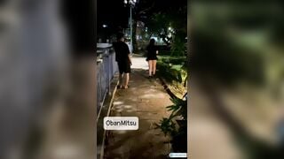 Dắt em ghệ dâm ra công viên show hàng public hỏi chuyện với người lạ