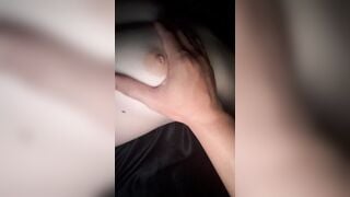 vú gái 17 tuổi hồng thật đó