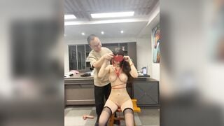 Sếp già biến thái, Bắt nhân viên thành Slave, Bắt Khiêu dâm Bóp vú móc lồn thủ dâmrên
