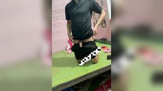 Ba mẹ đi là lôi nhỏ em họ cho bú cu thấy cơm