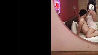 Địt em đi đừng dừng lại, sâu quá em sướng quá