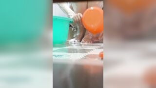 Quay lén bé em vợ bím múp đi tắm rửa lồn cực ngon,bím này mấy điểm các đồng dâm