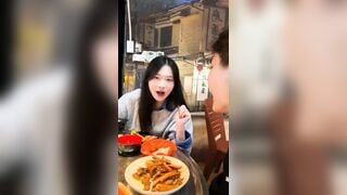 Thu Thị Hương lộ clip chịch nhau với người yêu cực nứng - phần 1
