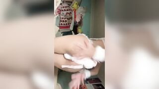 Bé Thỏ Ngọc Trắng Xinh Xắn Bướm Múp Chổng Mông Khoe Bướm Hồng Không Lông