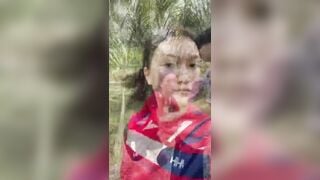 Public xuất ngập bướm chubby múp