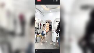 các em LIVESTREAM hàng như này nhiều người xem lắm - phần 2