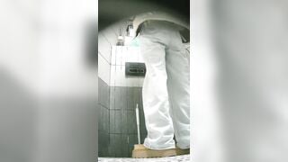 Quay lén ở TTTM, Gái Xinh Loli lồn rậm lông đi đái múp vcl ra