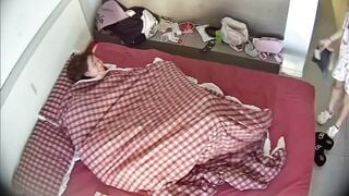 Đang chuẩn bị đụ bạn gái 2k9 thì con em họ lại phá đám muốn đụ chúng.