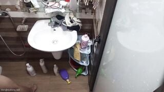 Em học sinh cứ mỗi lần tắm là phải quay lại cho ny ngắm 3