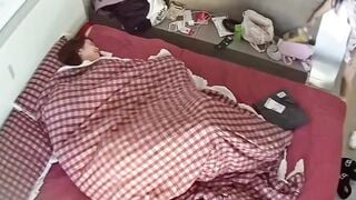 Nghịch lồn bạn gái 2k10 chuẩn bị đụ thì con em gái lại đến phá đám.