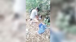 Vào đất hàng xóm đụ nhau bị chủ vườn phát hiện bị đuổi đi khi đang đụ.
