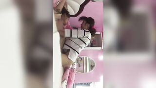 Em trai say xỉn chị họ nứng lồn tự dập lồn mình vào cặt em trai thỏa mãn sung sướng.