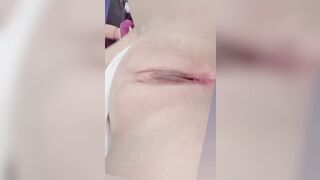 Em học sinh nằm móc