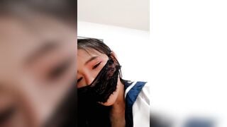 Em gái livestream có sở thích dùng hàng mấy anh da đen 2