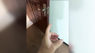 Gạ gẫm chị giúp việc bóp vú sờ mông hàng ngon dâm