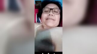 Gọi sục cặc cho mbbg dâm xem vú to thâm