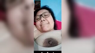 Gọi sục cặc cho mbbg dâm xem vú to thâm