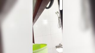 Cam kín quay lén bé em vợ vú bự trắng tròn cực phẩm khi e đi tắm