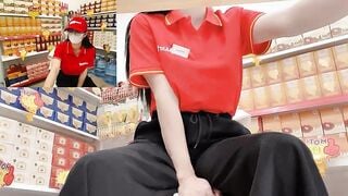 Siêu Thị WinMart bé nhân viên lồn nhiều nước vừa làm vừa bán quạt - phần 90