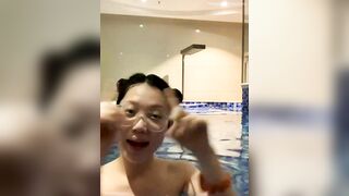 Kính cận vú to livestream siêu dâm 7