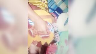 Thằng cháu họ đụ lồn dì út nghịch đủ thứ trò rồi trả 200k là xong.