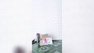 Bé Như xem sex phê chảy nước phải chạy vào WC để xả lũ