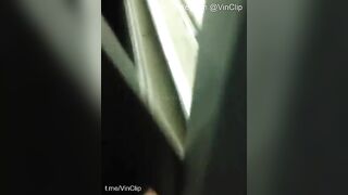 Quay lén em sinh viên trọ bên mình dây đi tắm qua cửa số phòng em
