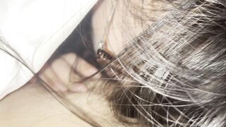 Nhỏ em họ kính cận xinh dâm nữa đêm trốn mẹ k ngủ sang phòng a chui vào mềnh bú cu a