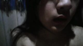 “ Em Trân mới 2k8 thôi mà vú đã núng nính nhìn nứng hết cả cặc”