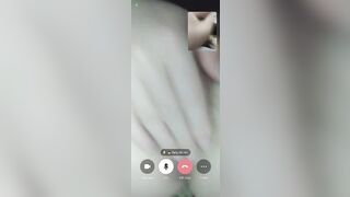 Học sinh lớp 11 video call sục cu với chị lớp 12