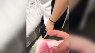 Ông chú gạ gẫm em sinh viên thuê trọ bằng tiền bóp vú sờ lồn non phần 1