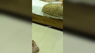 Khen bồ bạn đẹp quá, thế mà bạn cho chịch luôn các ông à 😈😈😈