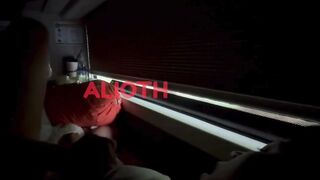 Đi du lịch cùng người yêu mà em nó nứng móc rồi địt trên xe khách luôn