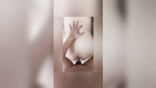 Cô giáo mới thực tập lương thấp phải bán dâm kiếm tiền