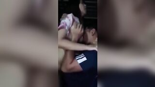 Cha dưỡng và con gái 2k10 lén lút đụ nhau sau bếp khi mẹ vắng nhà.