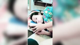 Xu hướng tình dục khác nhau nhưng đều kích thích từ cái vú to sờ vú em gái họ 210k.